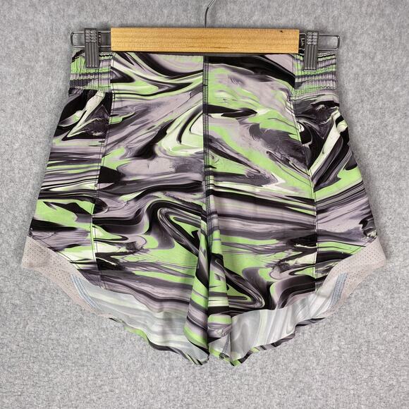 Lululemon Size 4 Paint Glide Warp Multi/Chrome Hotty Hot High Rise Short 4" - Picture 3 of 9